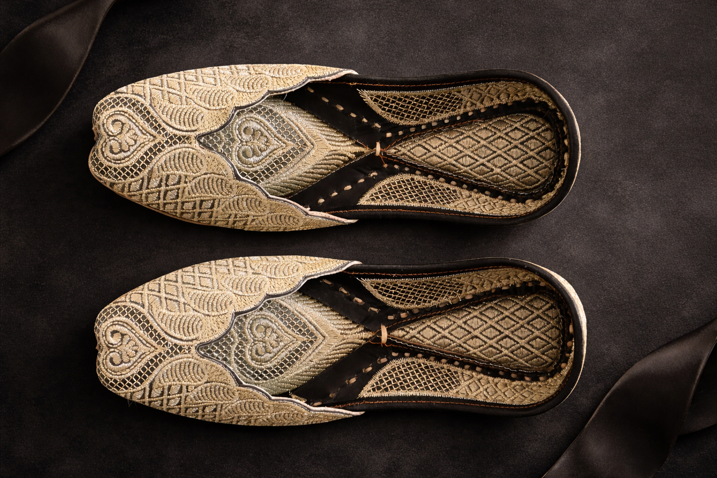 Noir Zari JuttiNoir Royale – Handcrafted Heritage Jutti