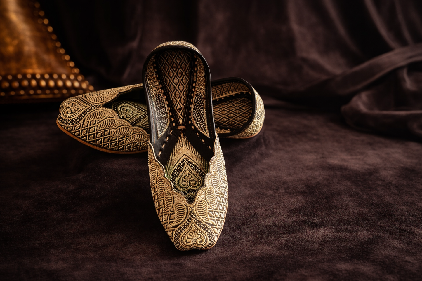 Noir Zari JuttiNoir Royale – Handcrafted Heritage Jutti