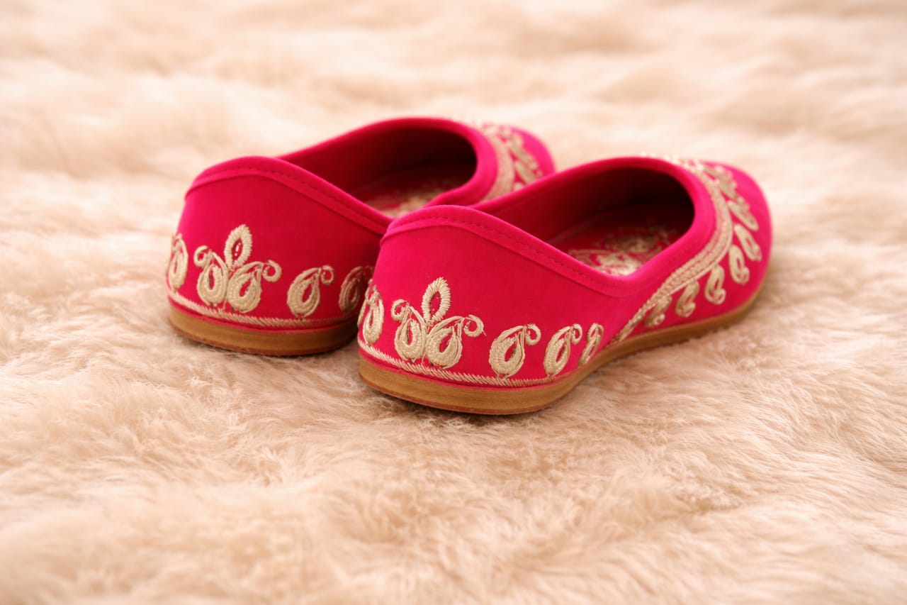 Rose Gulab Jutti